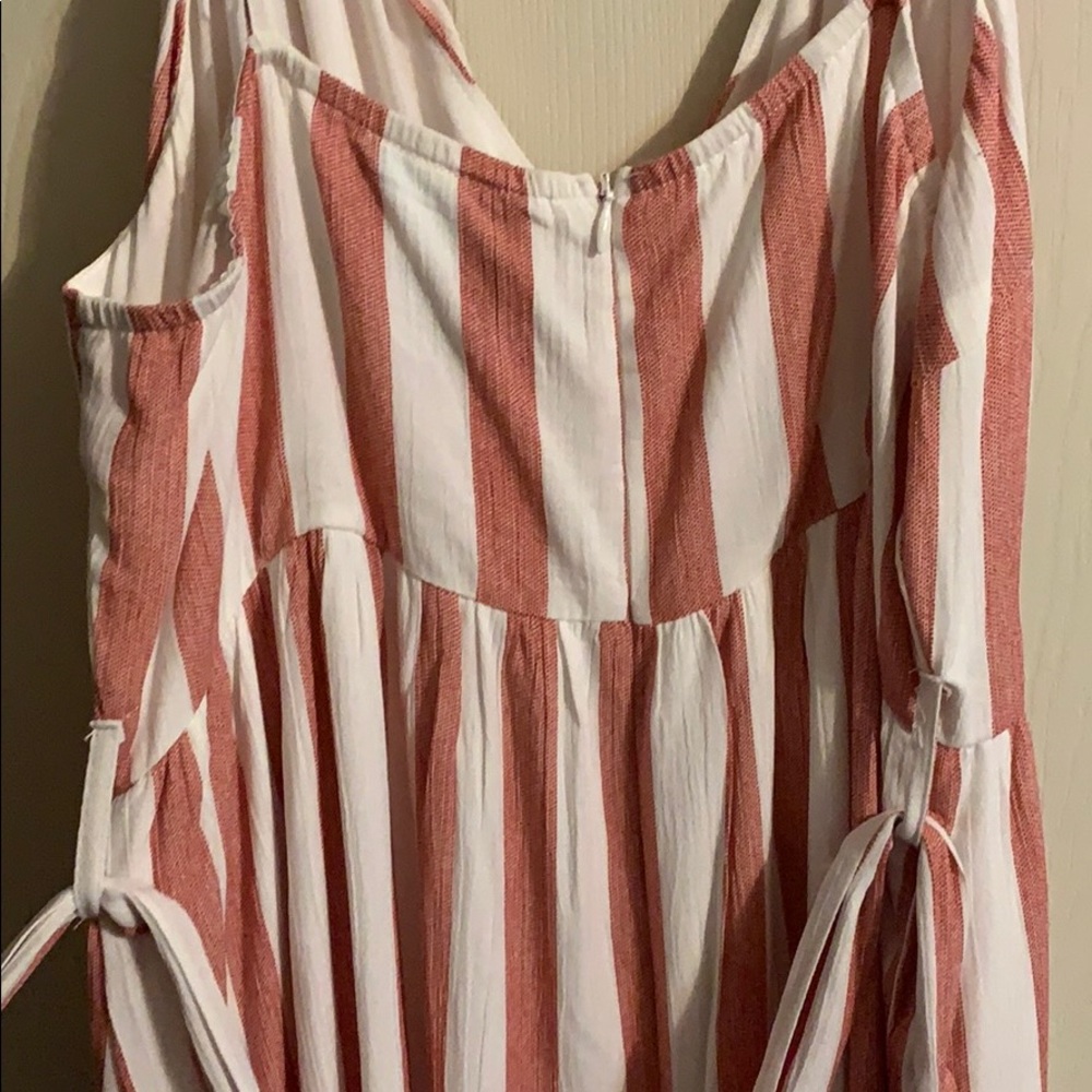 Dress - Picture 4 of 4